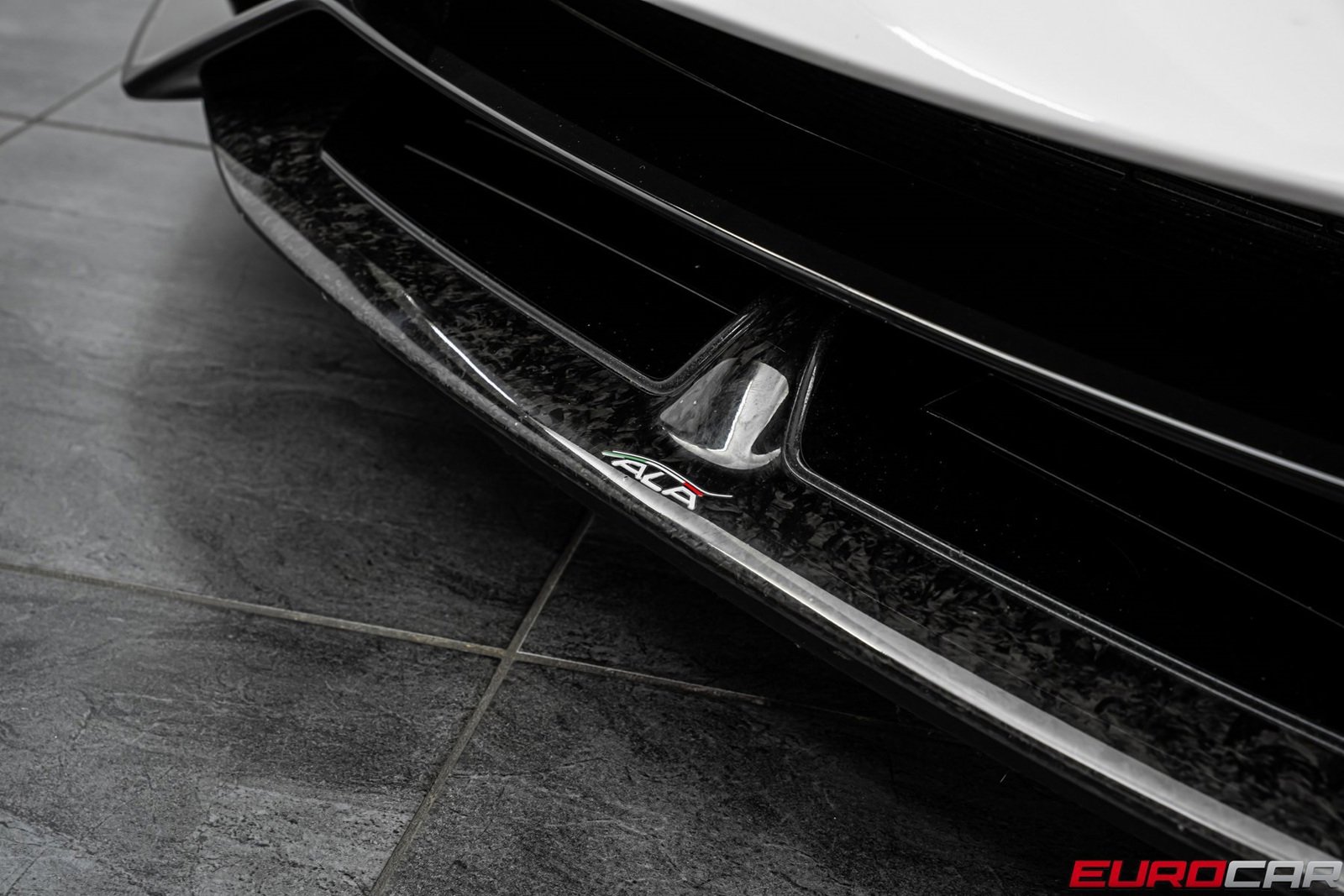 Used 2018 Lamborghini Huracan Performante image 12