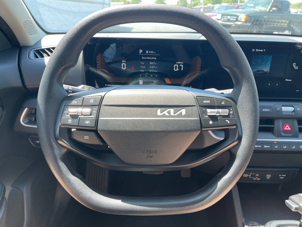 Used 2025 Kia K4 FWD image 17