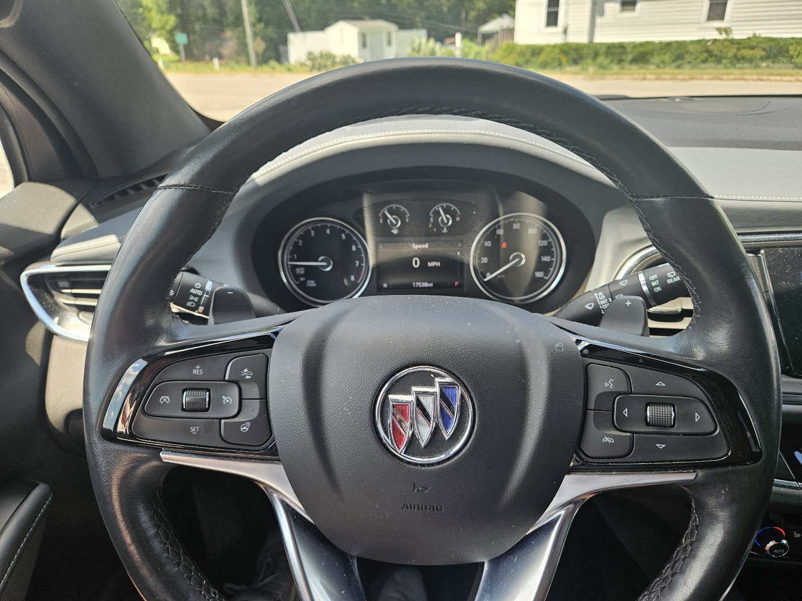 Used 2023 Buick Enclave Essence FWD image 10