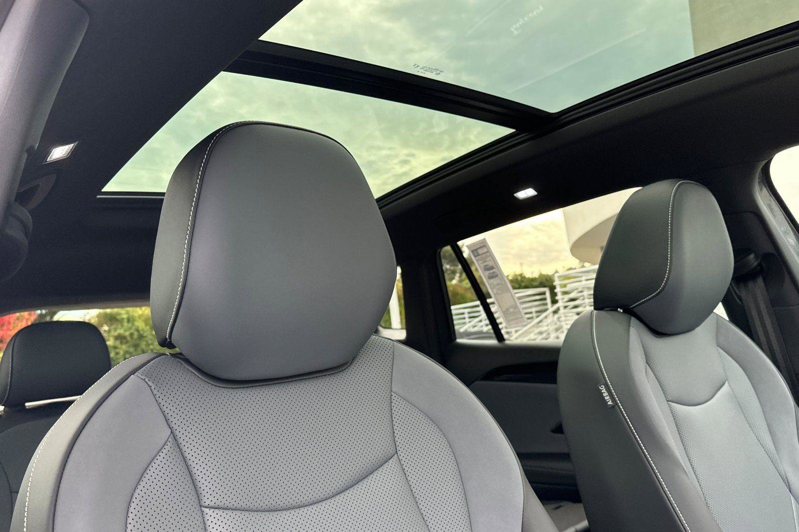 New 2026 Volkswagen Tiguan SE R-Line image 16