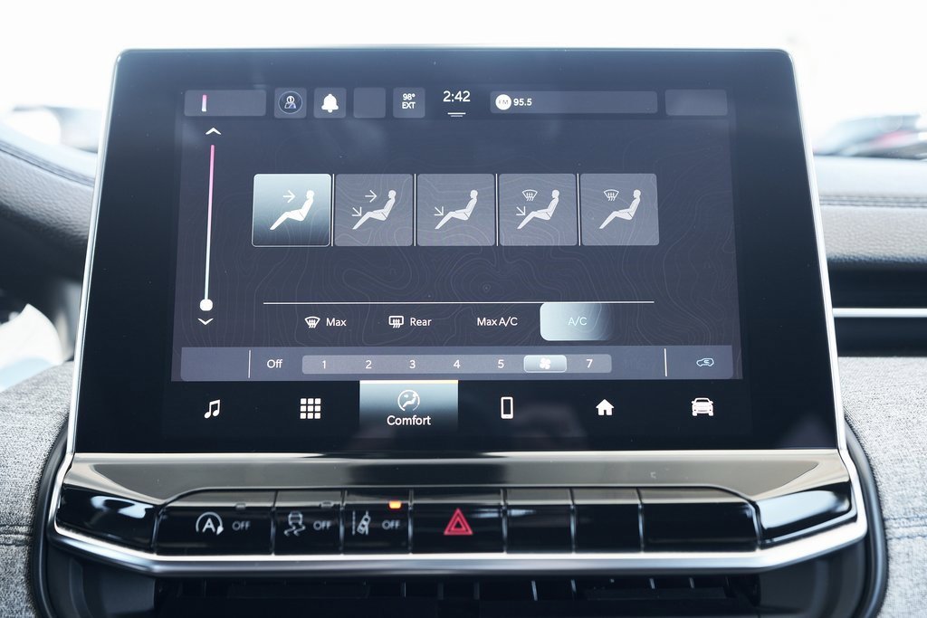 Used 2023 Jeep Compass Sport image 50