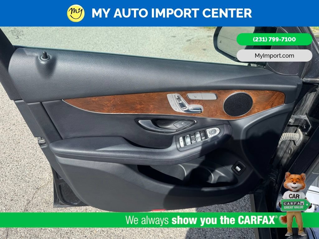Used 2017 Mercedes-Benz GLC 300 4MATIC image 10