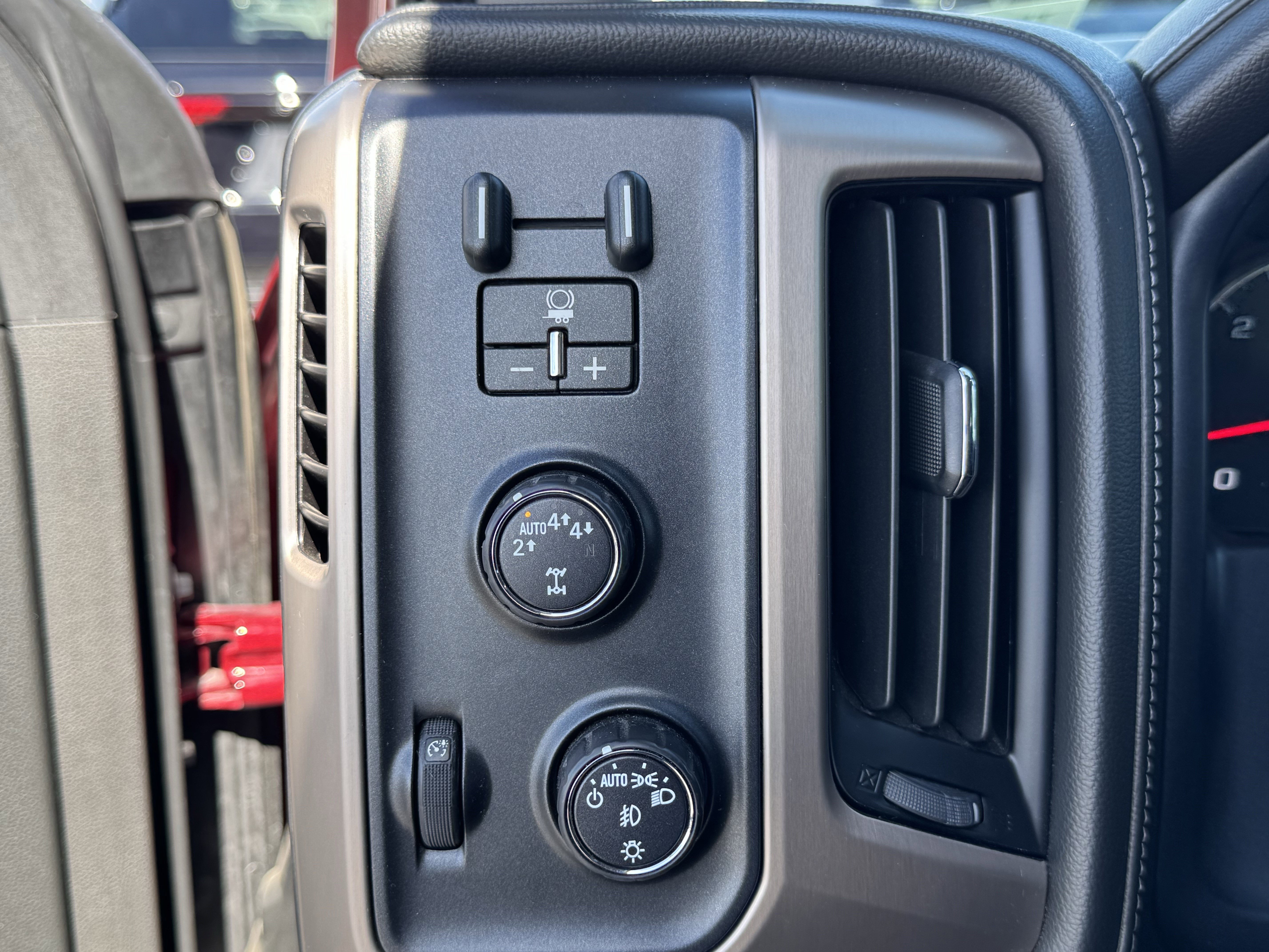Used 2018 GMC Sierra 1500 Denali w/ Denali Ultimate Package AWD/4WD image 32