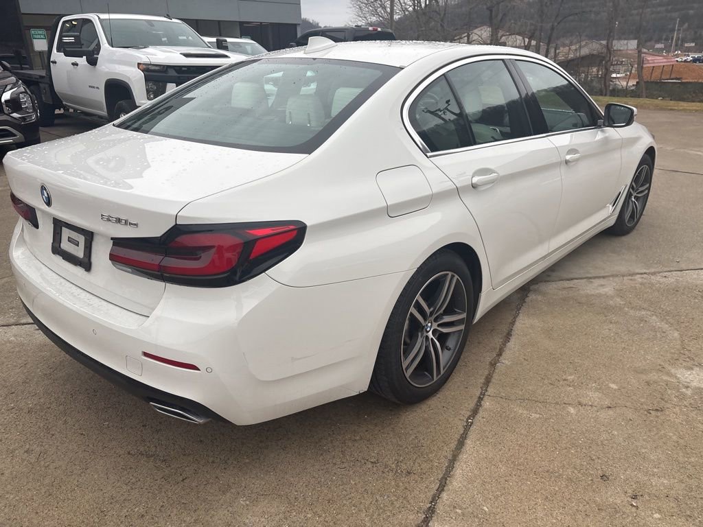 Used 2021 BMW 530e w/ Executive Package image 5