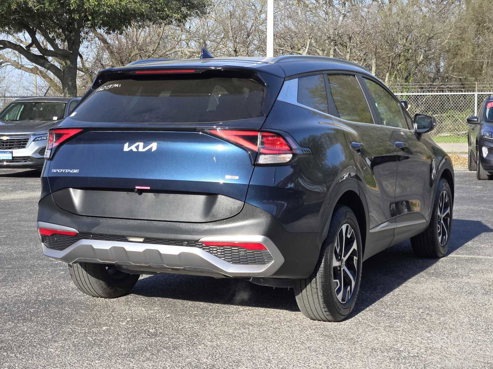 Used 2024 Kia Sportage EX image 7