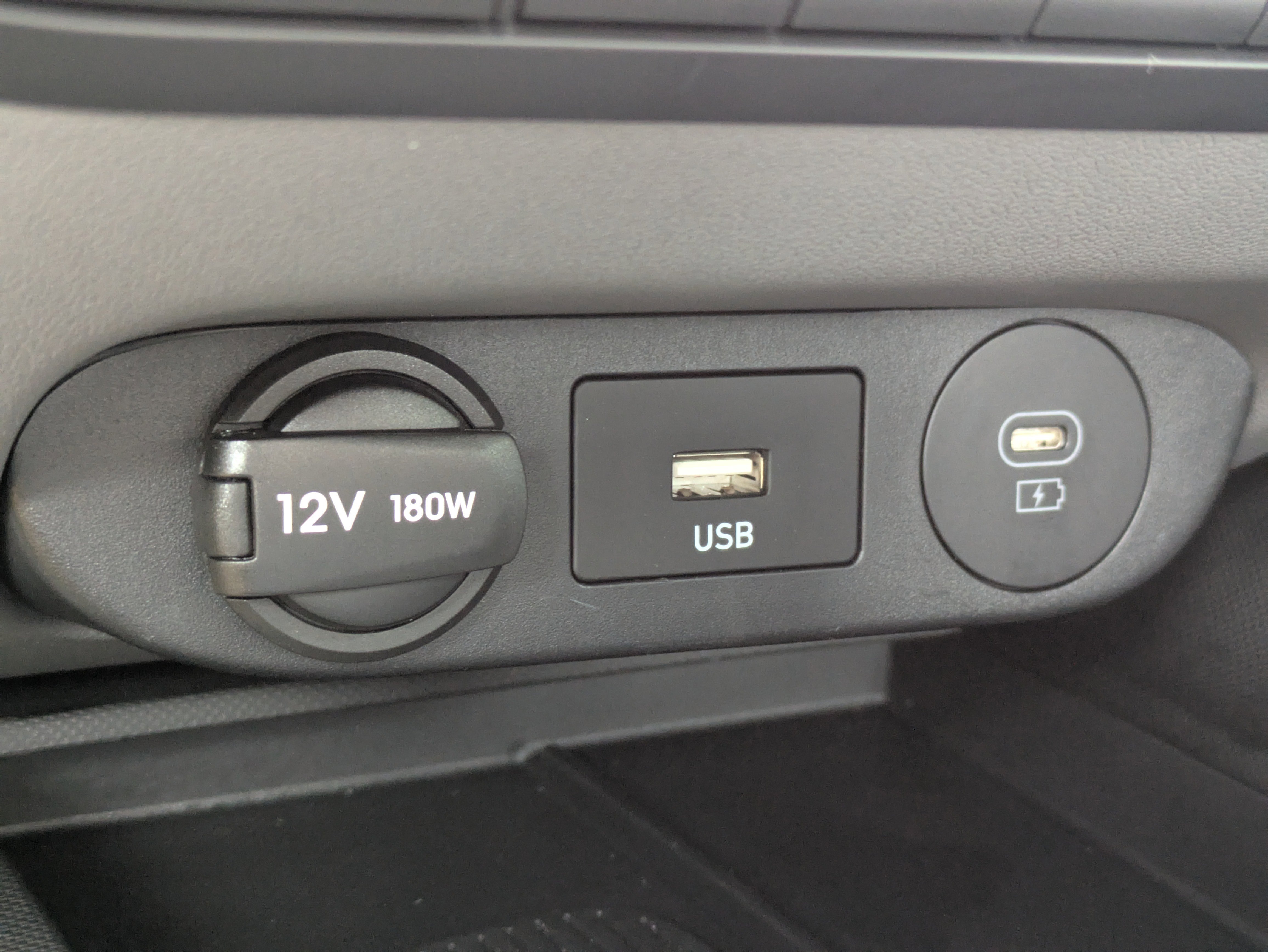 Certified 2025 Hyundai Elantra Sport image 19