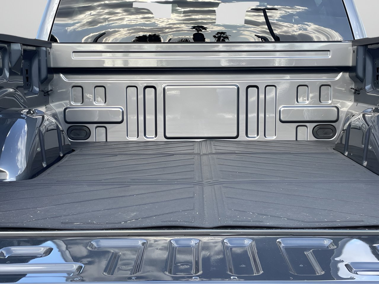 Used 2025 Ford F150 Lightning XLT image 8