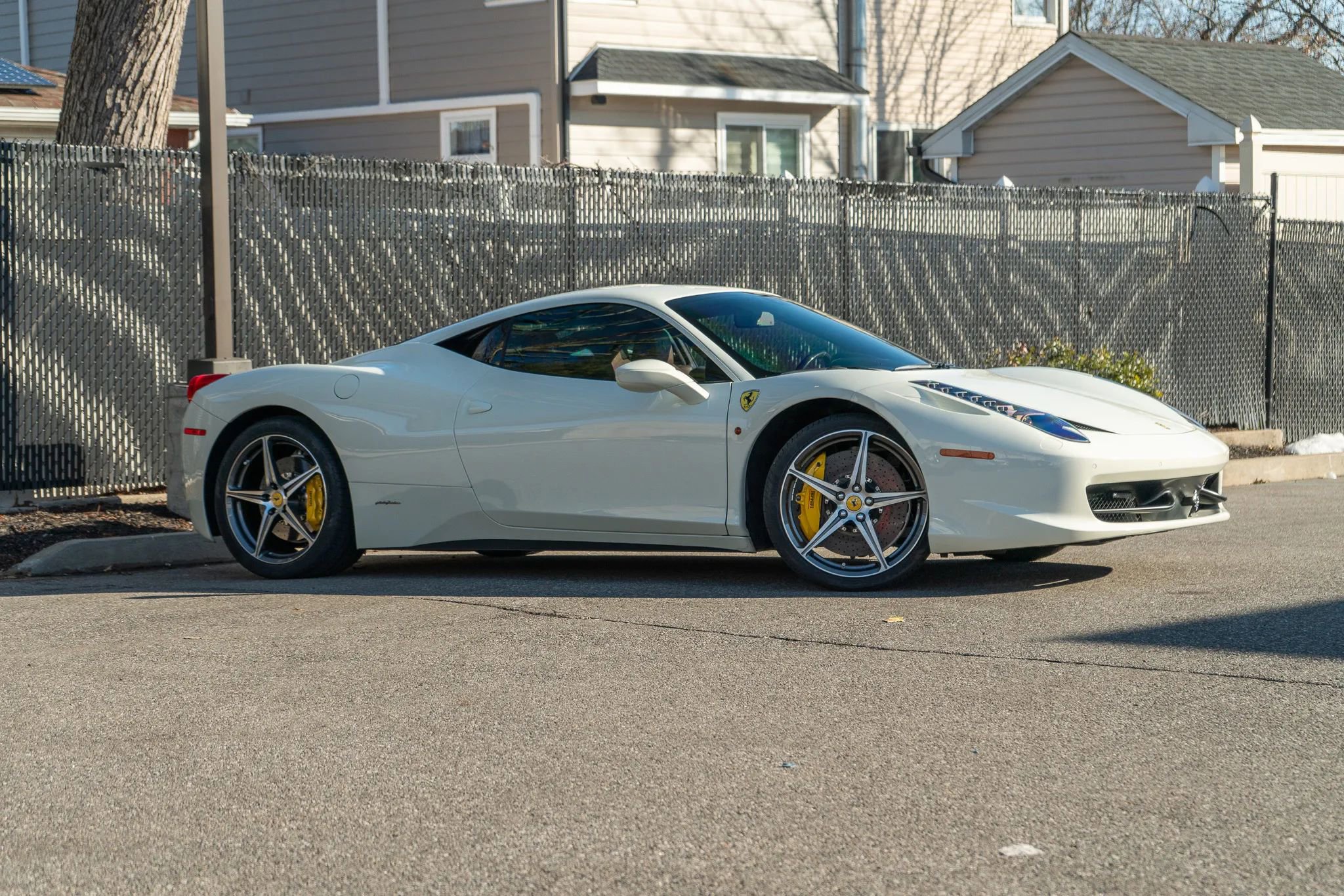 Used 2015 Ferrari 458 Italia Coupe RWD image 9