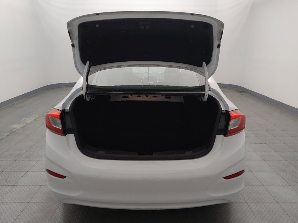 Used 2019 Chevrolet Cruze LS w/ LS Convenience Package FWD image 29