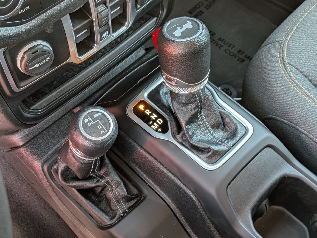 Used 2025 Jeep Wrangler Unlimited Sport AWD/4WD image 20