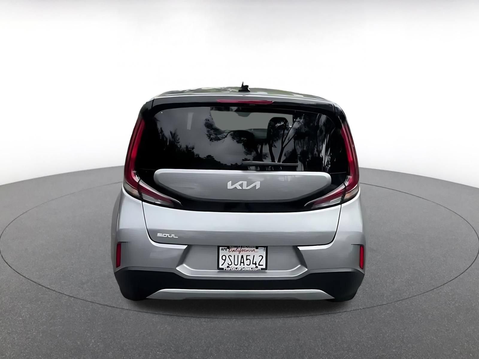 Used 2025 Kia Soul LX w/ LX Technology Package FWD image 10