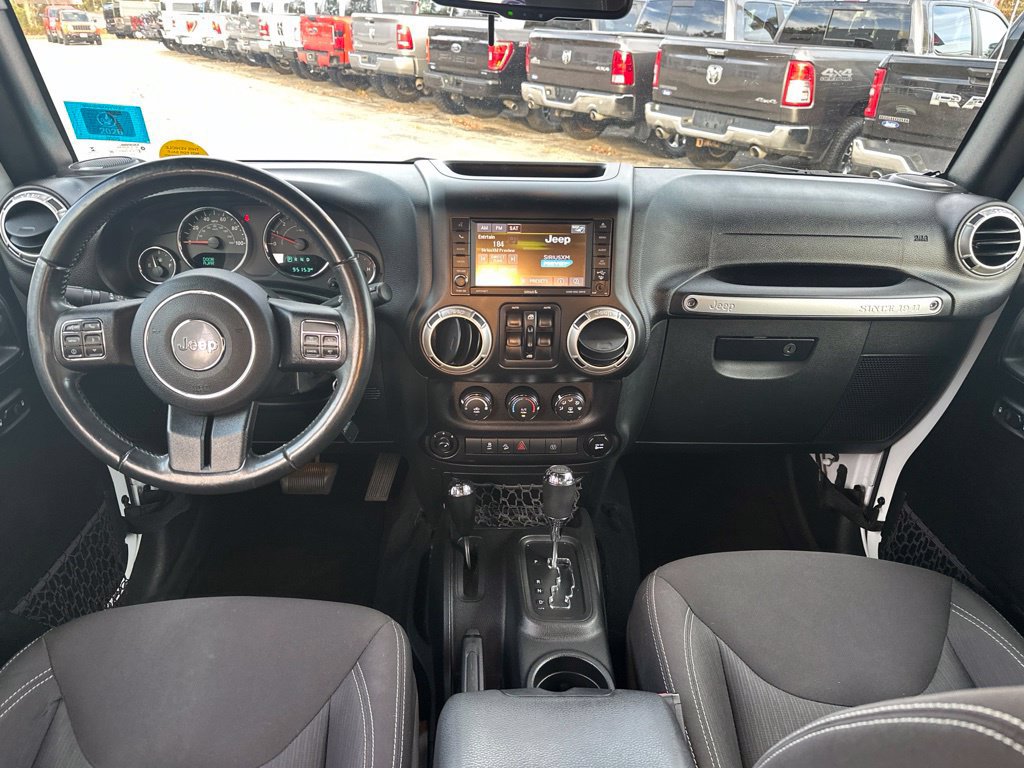Used 2017 Jeep Wrangler Unlimited Sahara w/ Connectivity Group AWD/4WD image 17