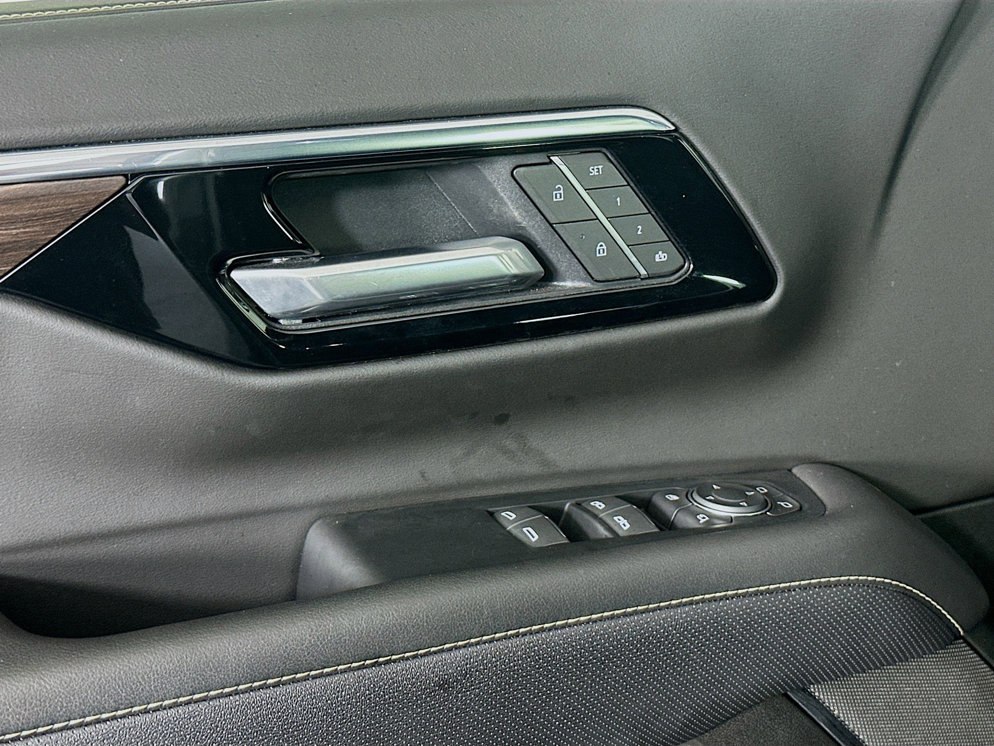 Used 2025 Chevrolet Tahoe Premier image 15