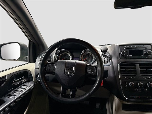 Used 2016 Dodge Grand Caravan SE image 21
