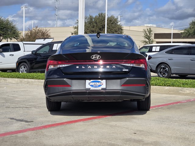 Certified 2025 Hyundai Elantra Hybrid FWD image 7