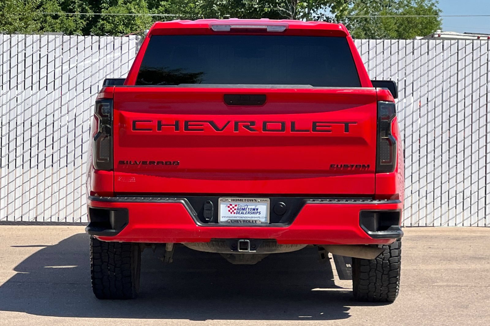 Used 2022 Chevrolet Silverado 1500 Custom w/ LPO, Dark Essentials Package AWD/4WD image 5