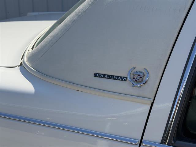 Used 1996 Cadillac Fleetwood Brougham RWD image 6