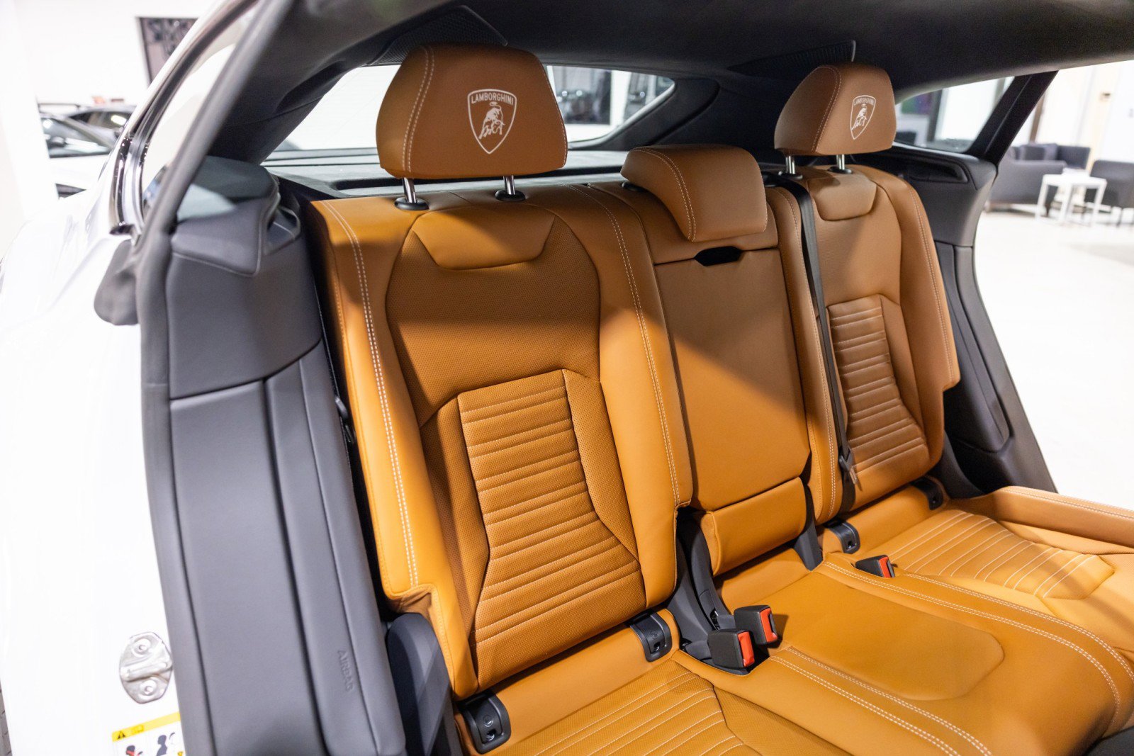 Used 2025 Lamborghini Urus SE image 34