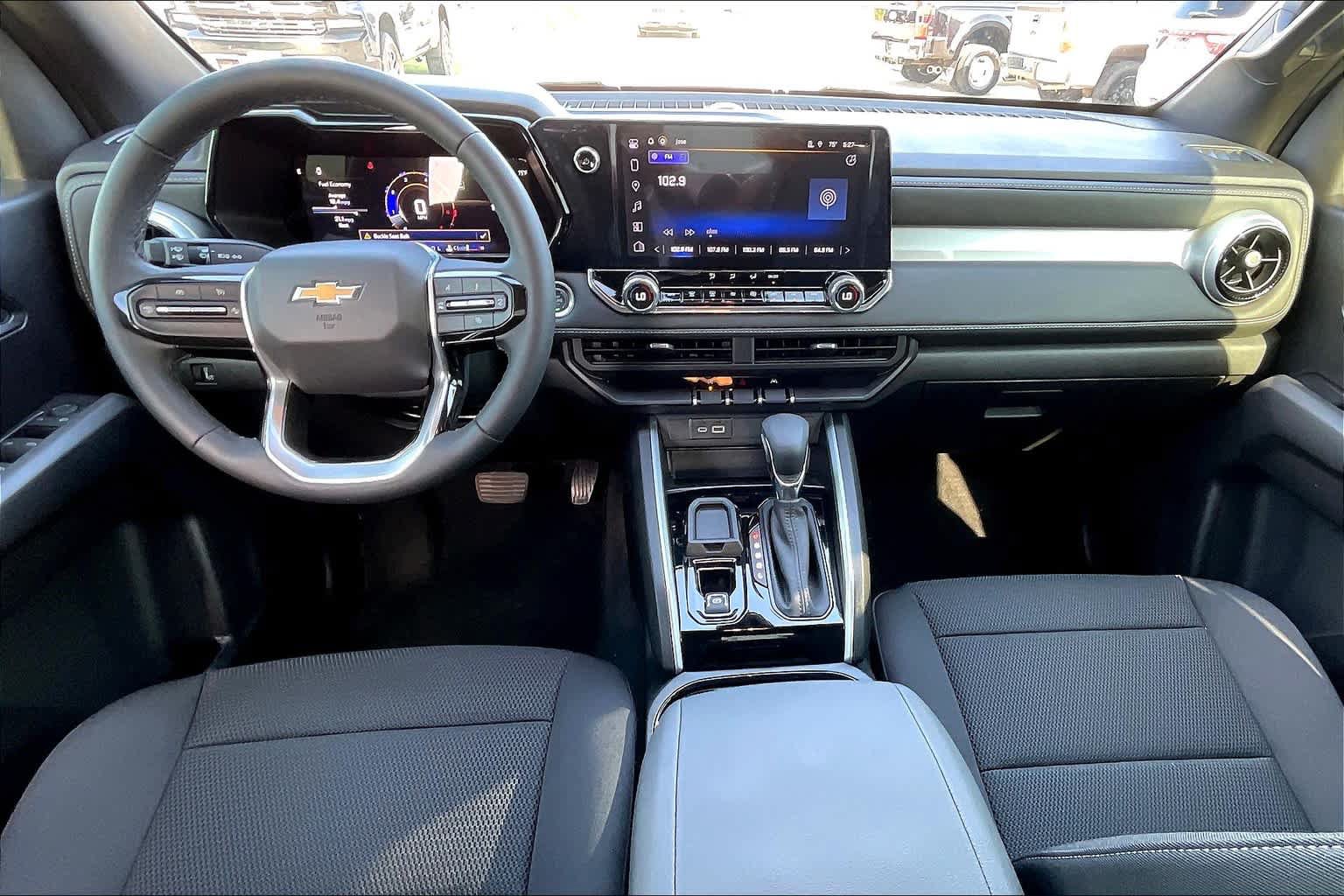Used 2024 Chevrolet Colorado LT w/ LT Convenience Package RWD image 15