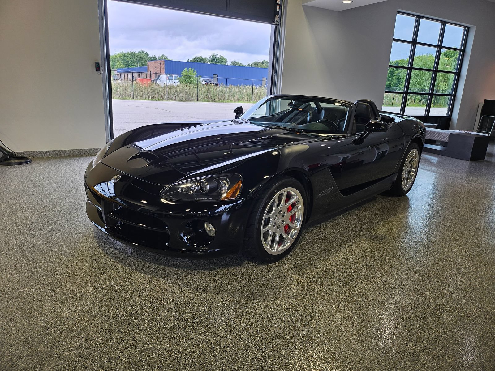Used 2005 Dodge Viper SRT-10 RWD image 1