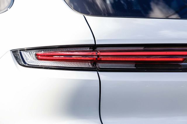 Used 2024 Porsche Cayenne image 8