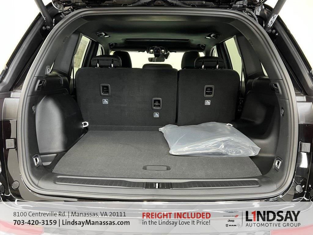 New 2025 Jeep Grand Cherokee Laredo X w/ Luxury Tech Group I image 8