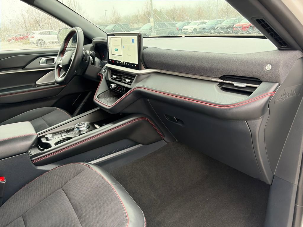 Used 2025 Ford Explorer ST image 11