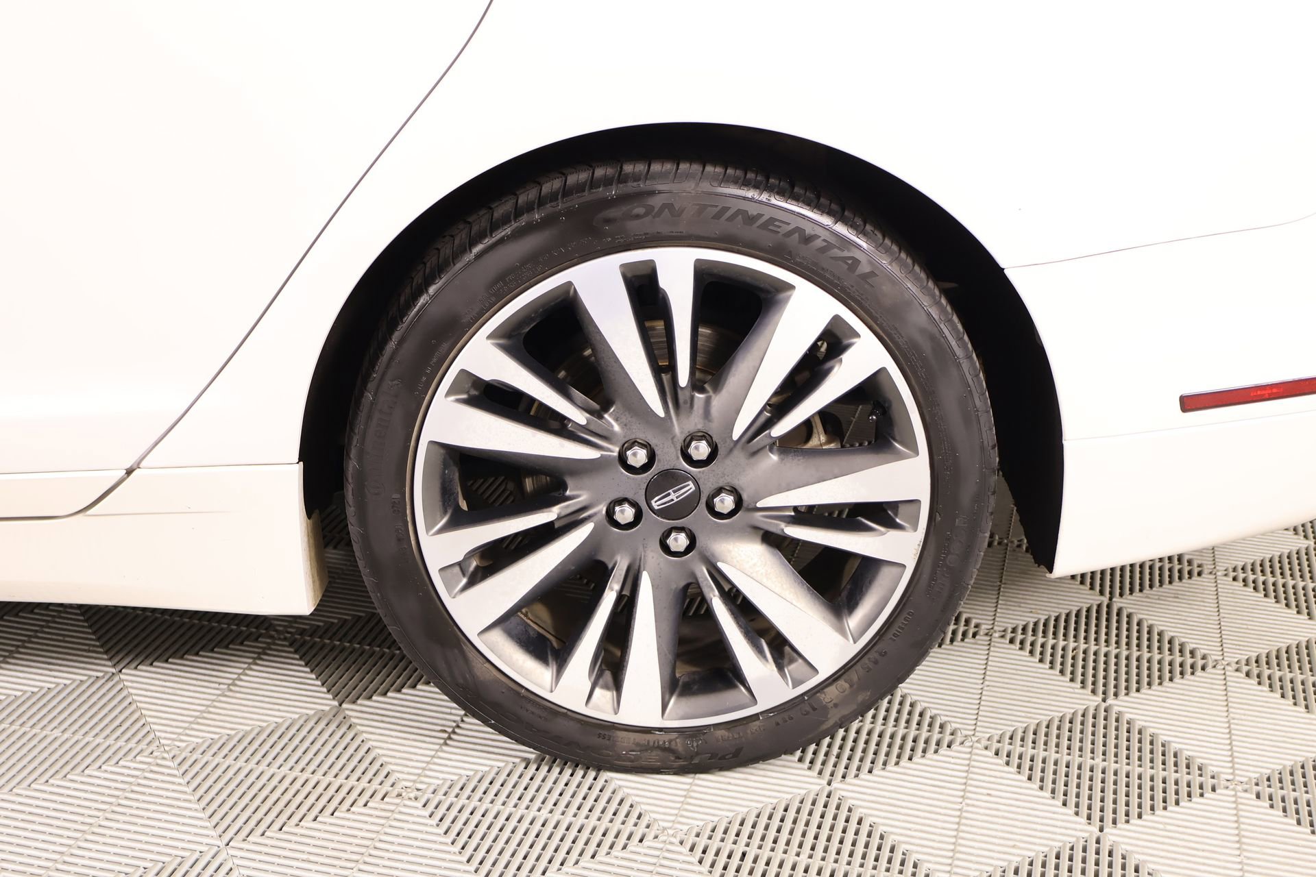 Used 2017 Lincoln MKZ Select w/ Technology Package image 17