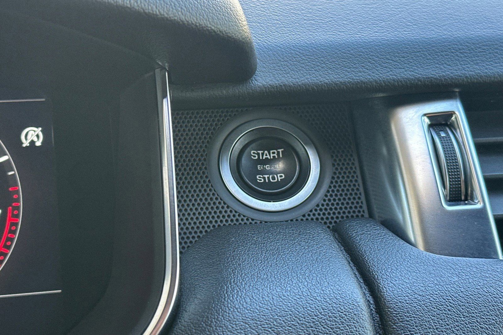 Used 2019 Land Rover Range Rover Sport HSE image 36