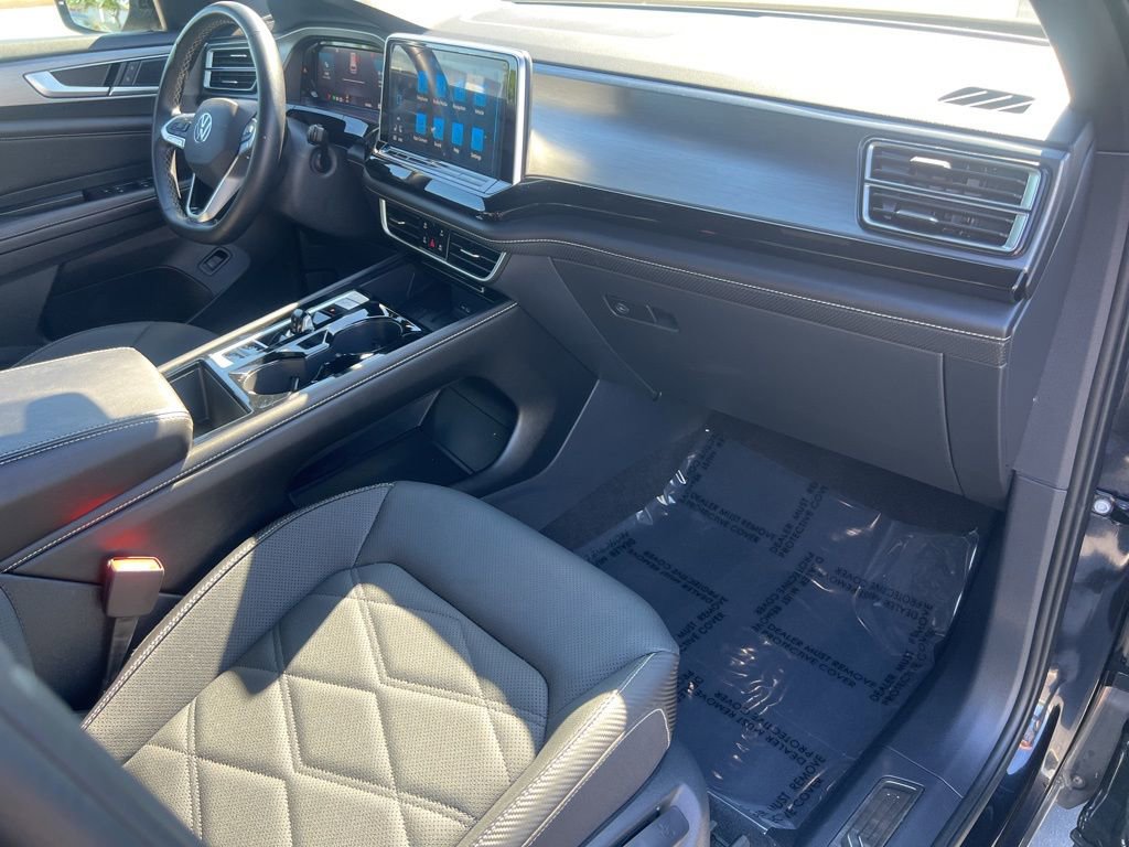 Used 2025 Volkswagen Atlas Cross Sport SE image 30