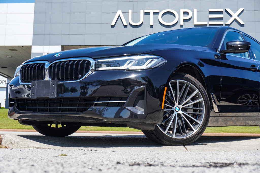 Used 2023 BMW 530i xDrive w/ Convenience Package AWD/4WD image 2
