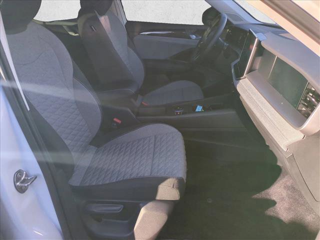 Used 2025 Volkswagen Tiguan S image 21