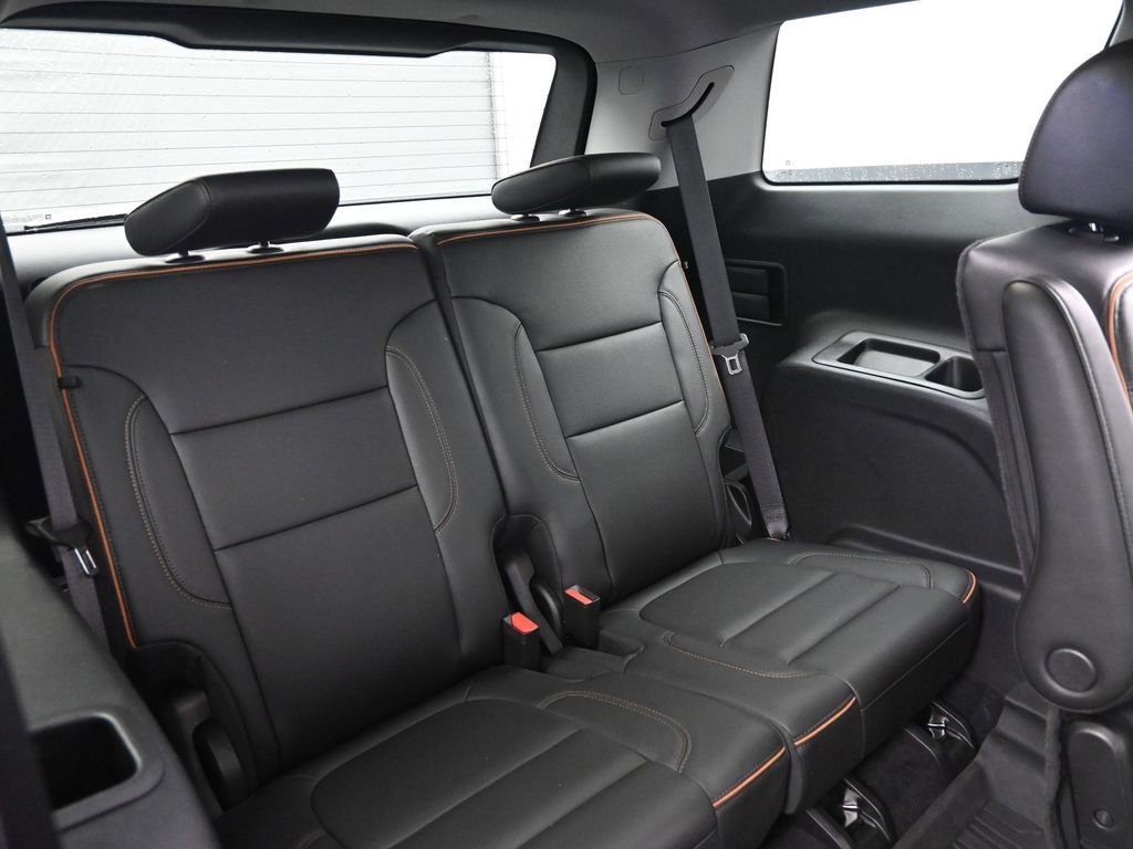 Used 2023 GMC Acadia AT4 w/ Technology Package image 17