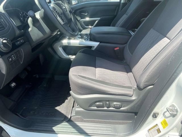 Used 2024 Nissan Titan SV w/ SV Convenience Package image 16
