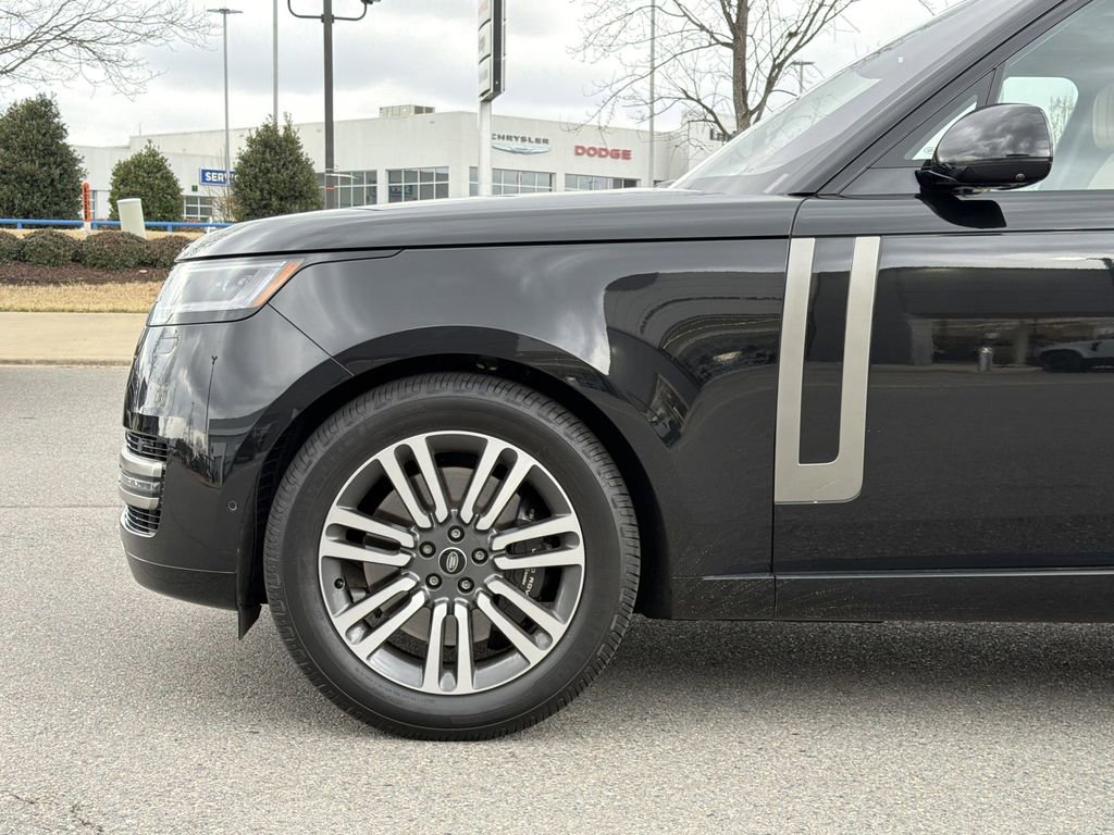 Used 2023 Land Rover Range Rover SE image 7