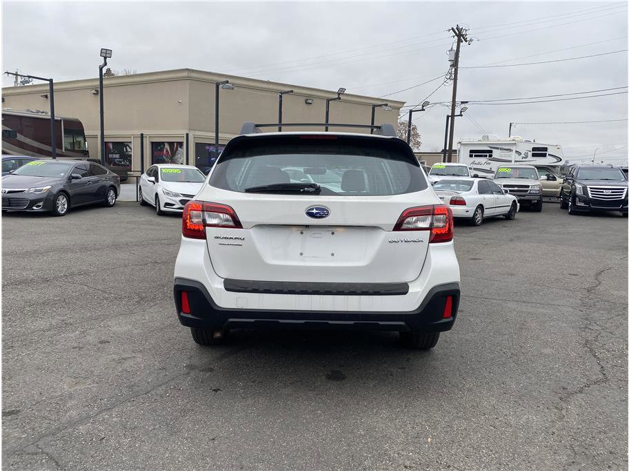Used 2018 Subaru Outback 2.5i AWD/4WD image 6