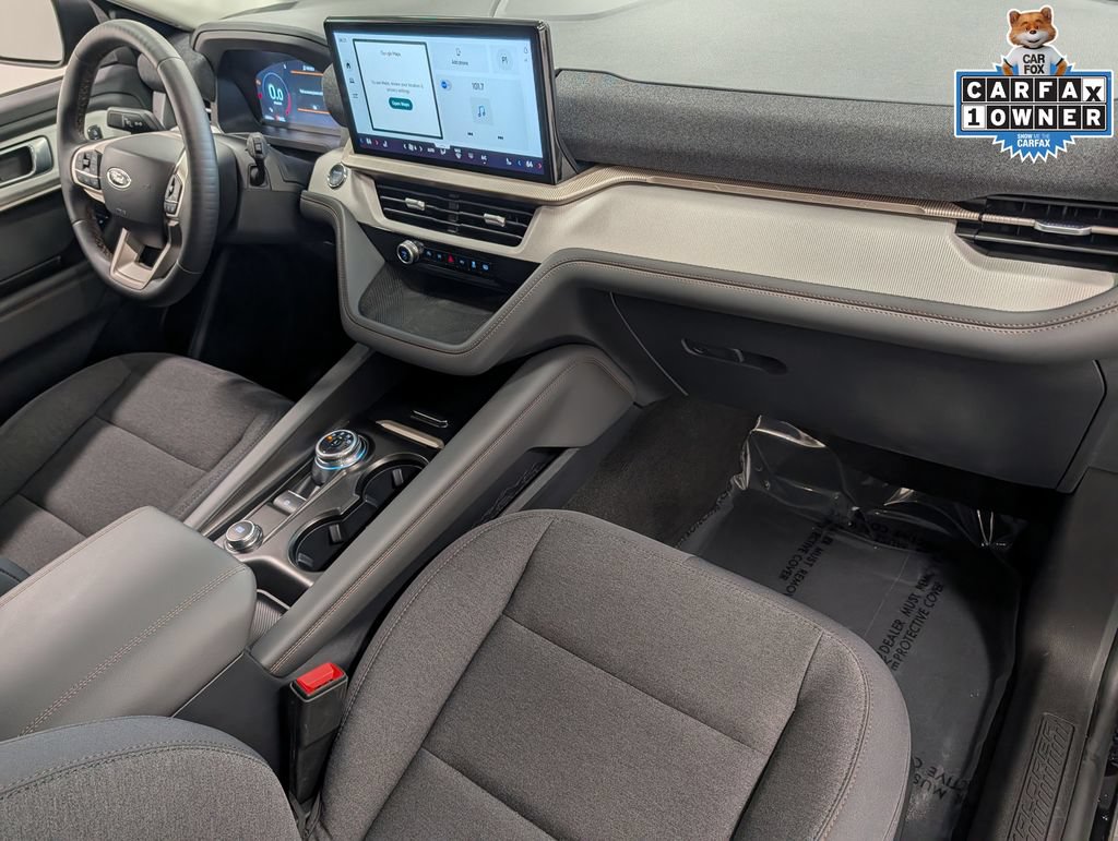 Used 2025 Ford Explorer Active AWD/4WD image 34