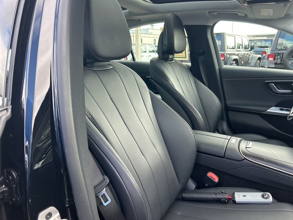 Used 2025 Mercedes-Benz E 350 Sedan image 12