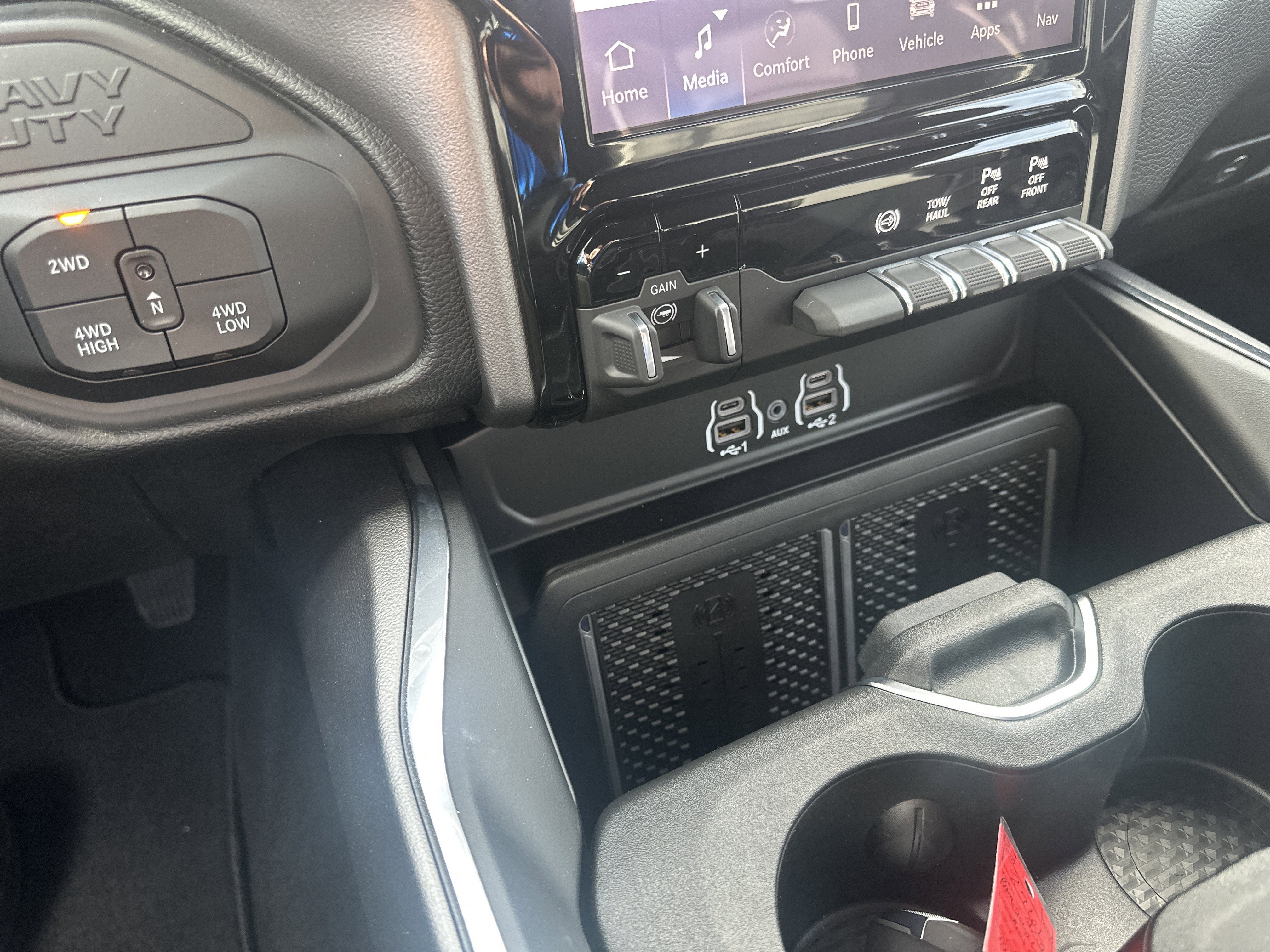 New 2026 RAM 2500 Laramie w/ Night Edition AWD/4WD image 34