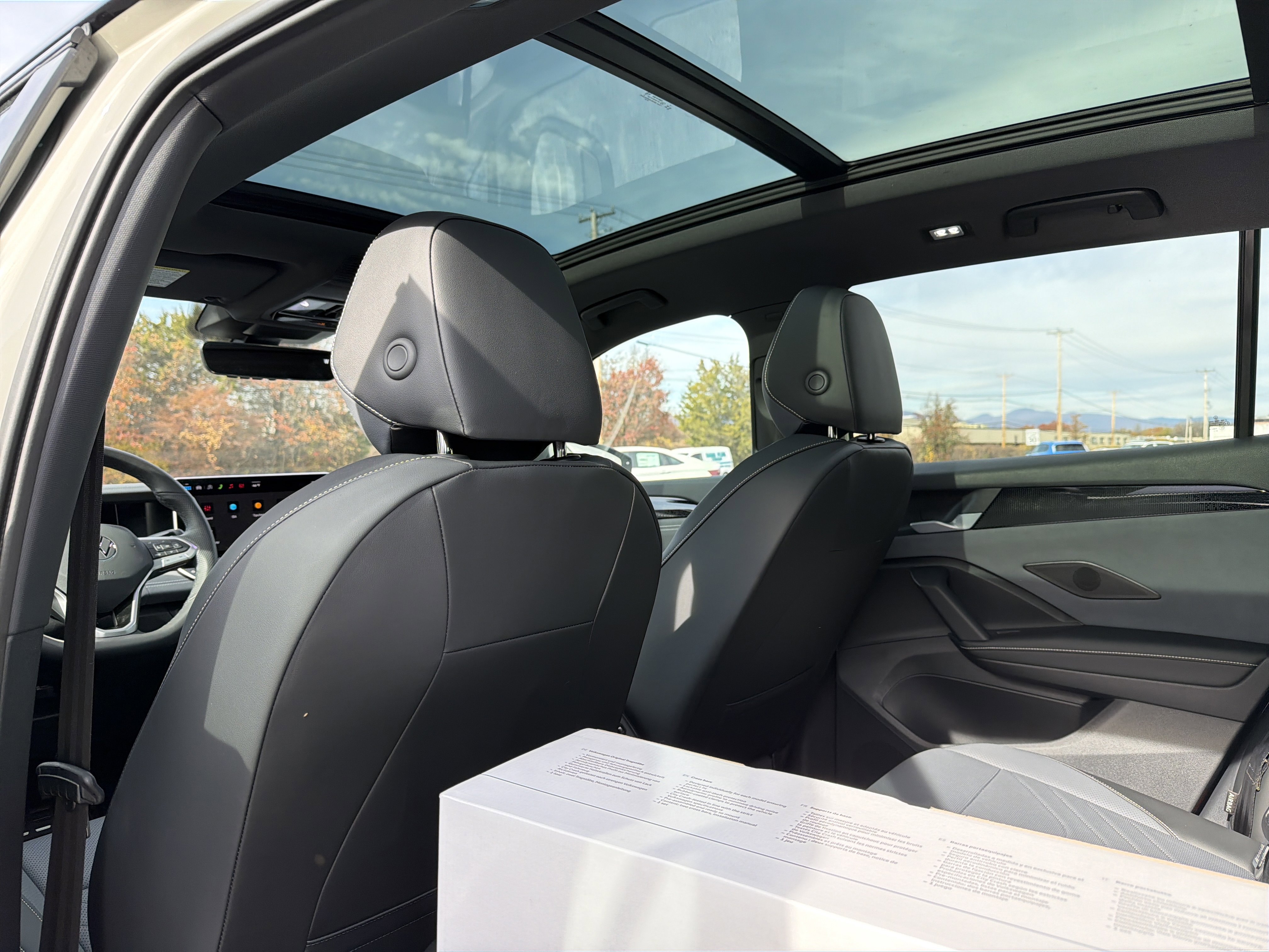 New 2026 Volkswagen Tiguan SE R-Line image 29