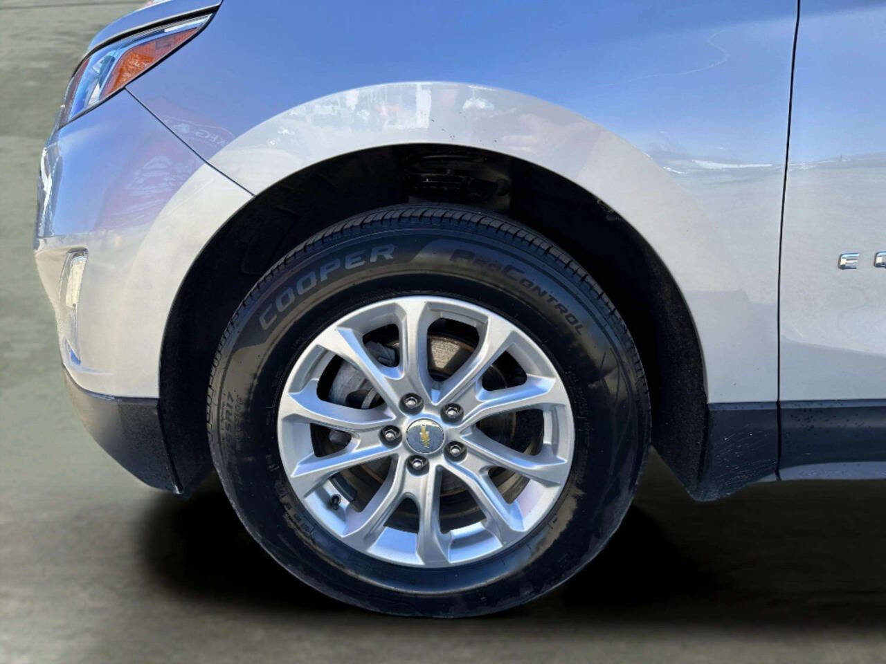 Used 2020 Chevrolet Equinox LT image 36
