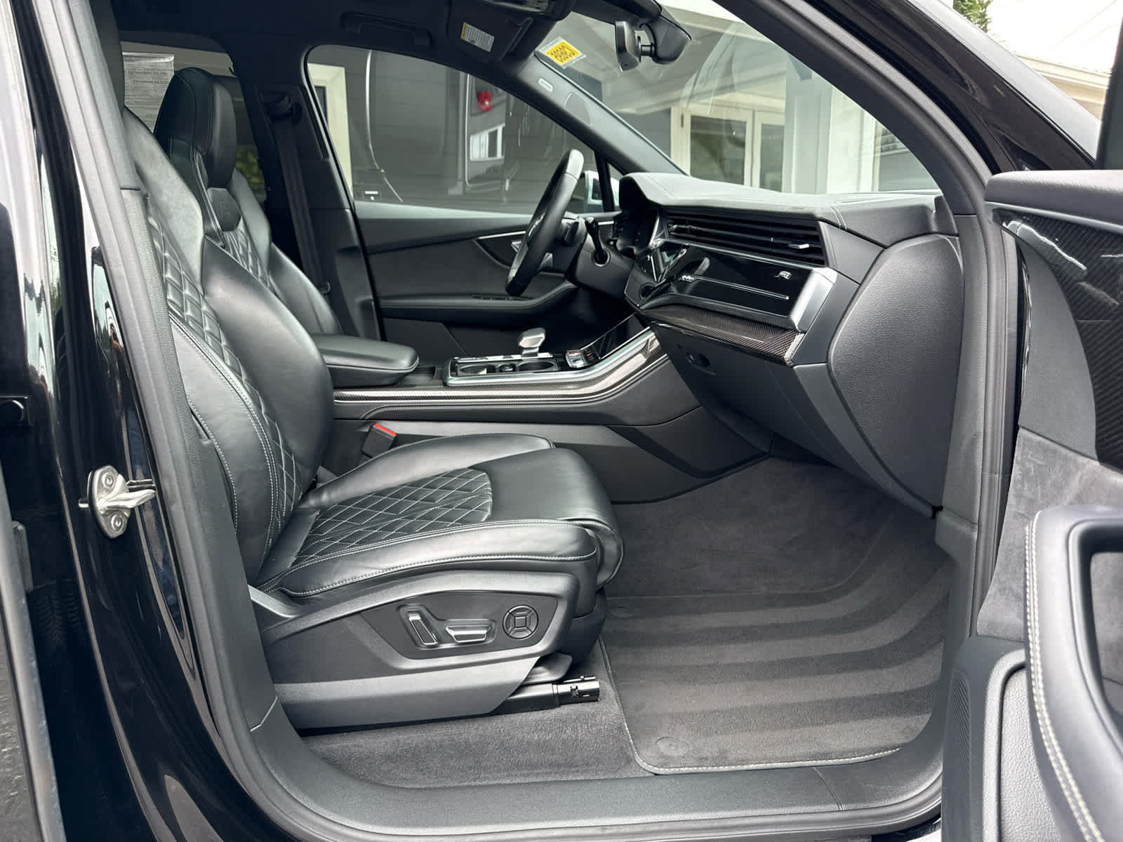 Used 2023 Audi SQ7 Premium Plus w/ Towing Package AWD/4WD image 17