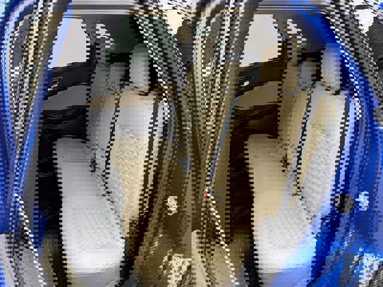 Used 2023 Ford Edge SE image 9