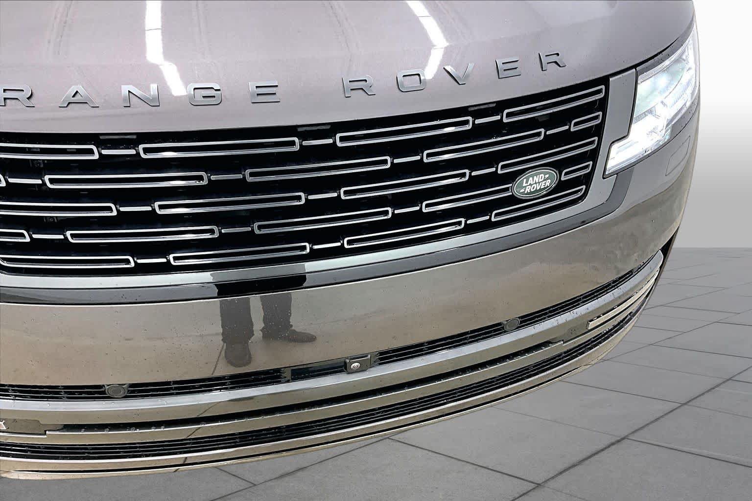 Used 2025 Land Rover Range Rover SE AWD/4WD image 30