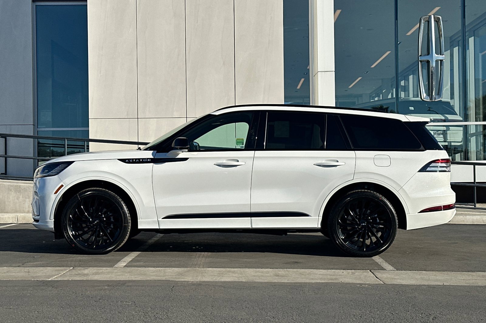 New 2026 Lincoln Aviator Reserve image 6