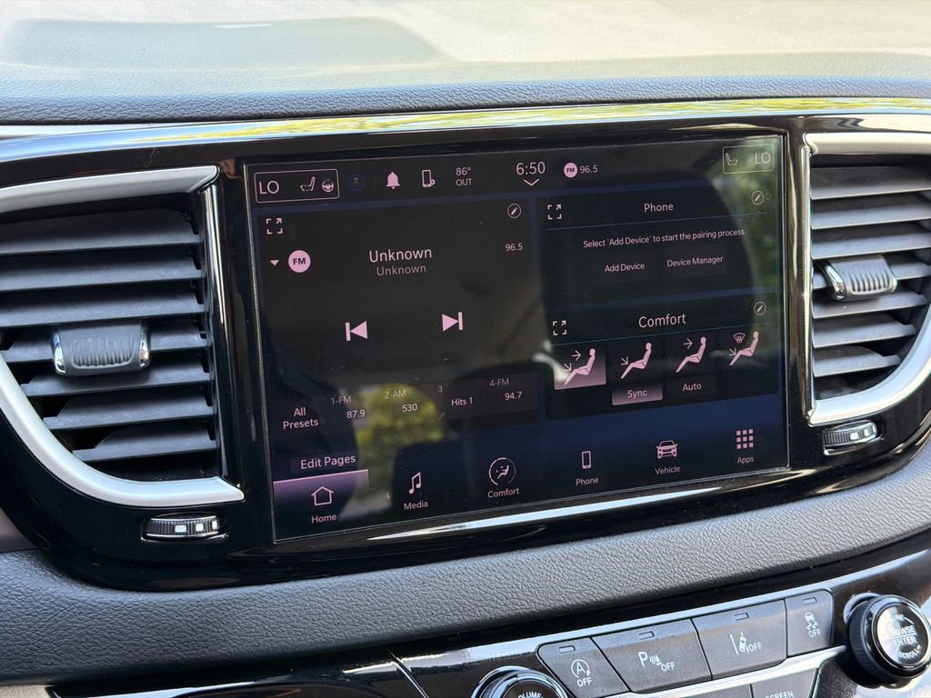 Used 2023 Chrysler Pacifica Touring-L image 27