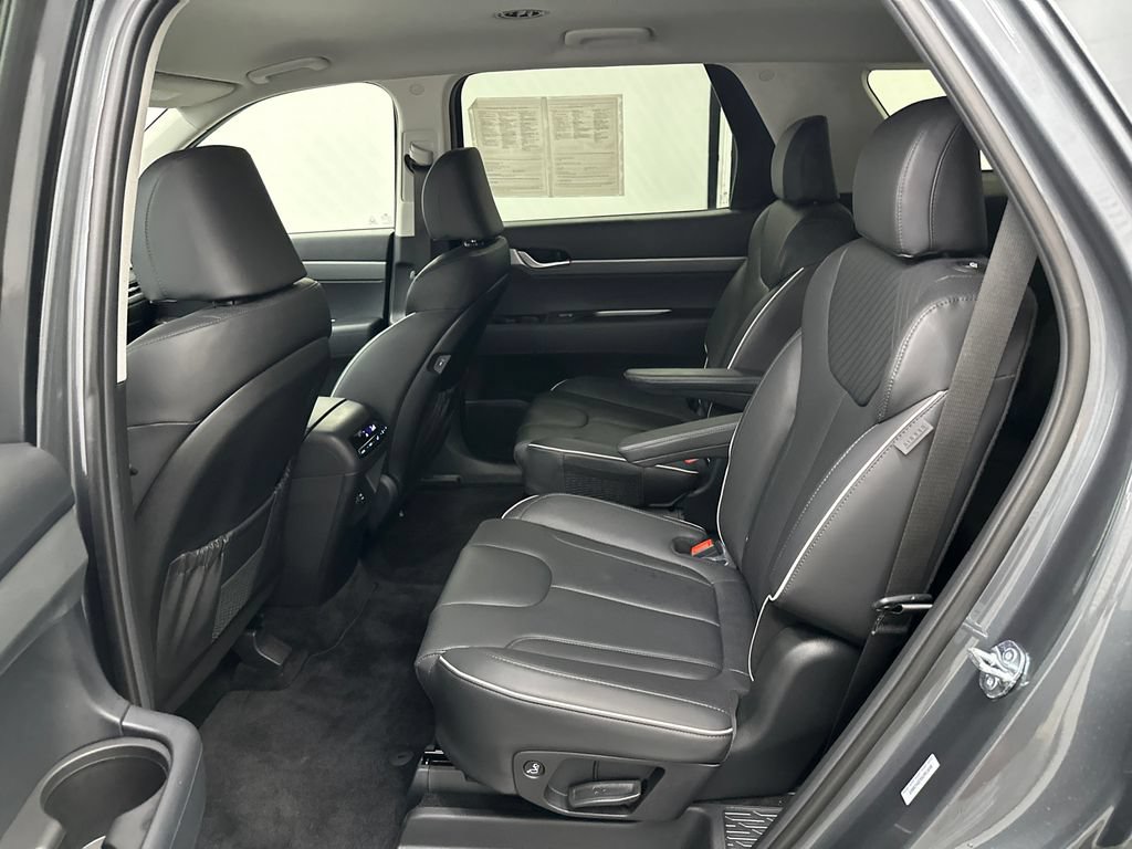 Used 2025 Hyundai Palisade SEL FWD image 23
