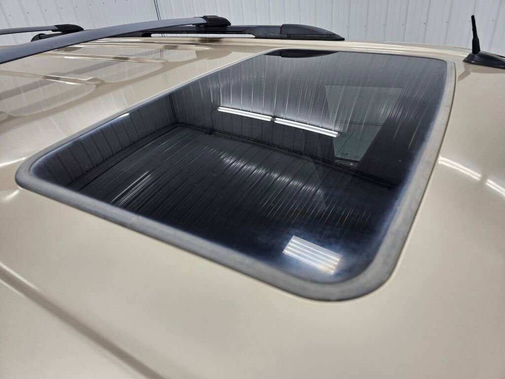 Used 2004 Buick Rainier CXL image 19