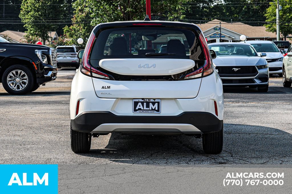 Used 2025 Kia Soul LX w/ LX Technology Package FWD image 11