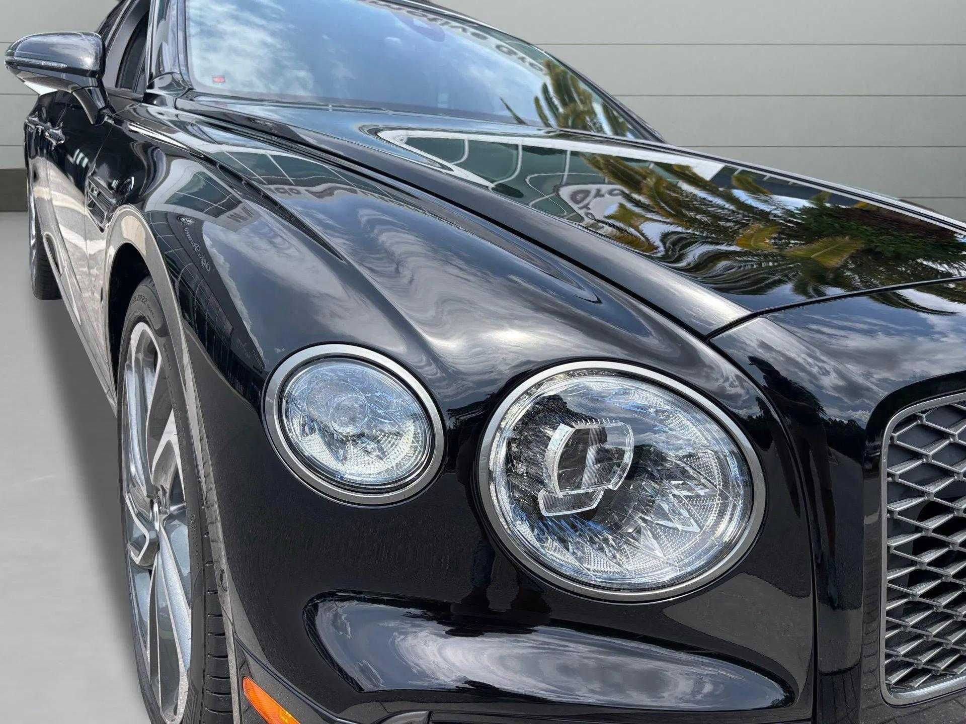 New 2025 Bentley Flying Spur Plug-In Hybrid image 28
